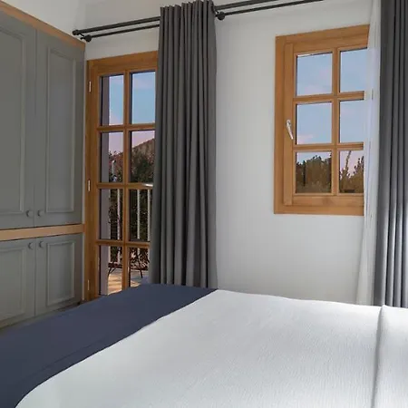 Hotel Mellow Blue *